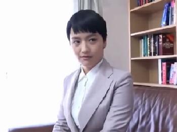 変態男の手によって催眠術にかけられ眠ってしまい性的暴行されるショートヘア美女