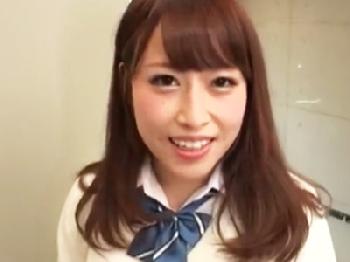 ミニスカートTバックのデカ尻で色仕掛けしてくる女子校生に性的興奮して校内で性行為!!