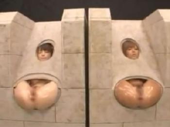 壁に埋め込まれてしまった美女コンビが肉欲便所扱いで屈辱アクメ