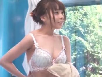 無料マッサージだと騙された二十歳の美少女が騙され女陰へ直射精で絶頂