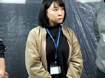 爆乳の新人ADに金を握らせて性暴行ダブル爆乳が揺れるザーメン中出し3P性交!!