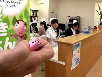 ウ゛ウ゛ウ゛ブ…勤務中のナースに遠隔ローターつけてスイッチオン!!