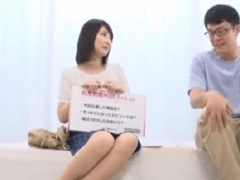 性的欲望が暴走寸前な熟女人妻が童貞陰茎を中出し受け入れ筆おろし!!