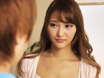 妹の彼氏に一目惚れした痴女お姉ちゃんがおまんこ内へ挿入したまま射精と巨乳で色仕掛けして寝取られSEX