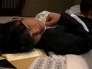 新入社員が酔いつぶれ介抱すると見せかけて体を弄りホテルに連れ込みヤッたオレ!!