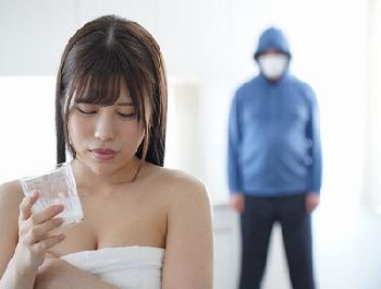 後ろ!!うしろ!!アイドルが冷酷非道なストーカーに狙われて…孕むまで性的暴行膣内射精!!