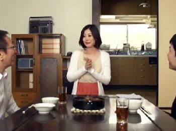 夫の後輩社員に言い寄られ断り切れずコンドーム未装着で膣射性交