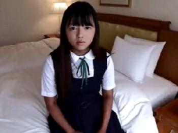身長150CMほどしかないミニマムに制服を着させて背徳の女子校生コスプレSEX