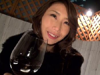 夫と別居中で罪悪感なく様々な男とSEX楽しむ人妻