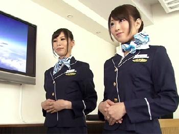 キャビンアテンダントたちによるペニスバンドアナル調教でブヒブヒ鳴いてしまう男W