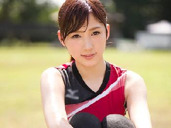 スポコスプレの美少女が運動後に汗だくのまま部員に襲われ部室SEX