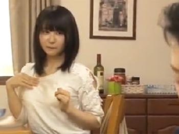 小生意気な巨乳妹が挑発してきてお兄ちゃん耐えきれずにずっぽり挿入する