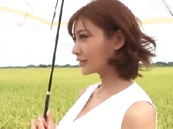 明日花キララが田舎の一般家庭に一泊!!奥さんに隠れてパパさんとセックス
