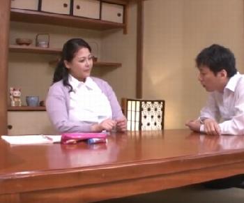 爆乳過ぎる女教師にムラっと興奮して…抑えきれず押し倒し性暴行