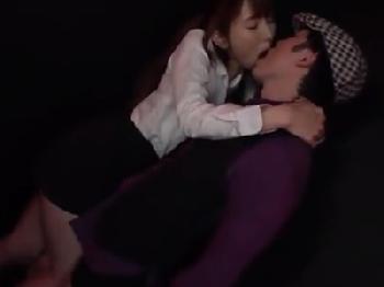 ハニトラフェラチオで精液射精させる痴女捜査官