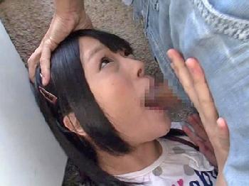 同じマンションに住んでるJ●に媚薬投与しイラマチオ強姦