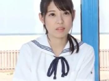 初体験の巨根と大人のおもちゃで性的欲望が煽られた美少女女子校生が耐えきれずに‥