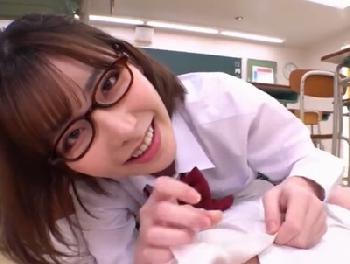 メガネの痴女女子校生に教室で抜かれる快感!!主観で恍惚発射
