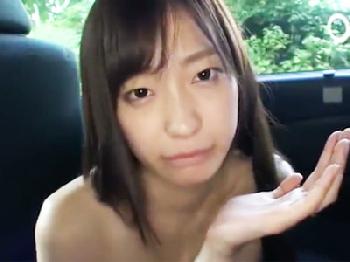 清楚な見た目の人妻が猥褻本性丸出し!!ヤリたすぎて車内で肉棒に食らいつくW