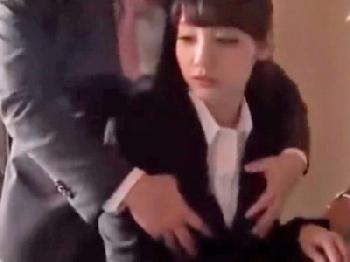 真っ昼間から上司とホテルへ→熱を帯びた精力的な性交する好色オフィスレディ