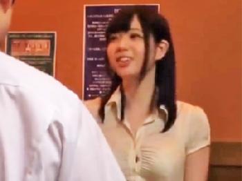 巨乳娘がオイルマッサージ師に媚薬を盛られ理性崩壊イキW