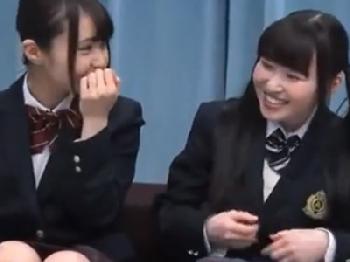 巨乳女子校生二人組をナンパ!!マジックミラー号に連れこんで乱交SEX!!