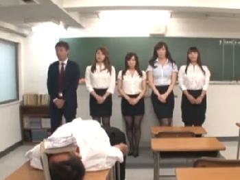 乱れが学校を正すために雇われた4人の女性教師!!特殊能力を使って男生徒を服従性的逆暴行