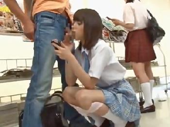 店員無視して迷惑行為をするゴミ女子校生を中出し制裁する店長の鑑!!