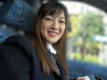 ロケパイな女教師が男の子のミニマムペニスを豪快抜き!!