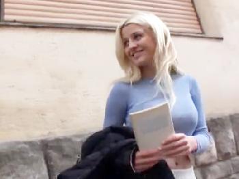 外国でガチナンパした外人と侍が国際交流種付け性交!!