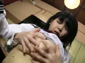 メロン乳女子校生を挿入して顔まで飛ぶパイズリ発射