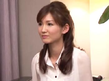 激しい女性器の最奥ピストンに獣のような喘ぎ声で狂う相当溜まっていた様子のマダム