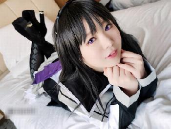 人懐っこい系の美少女がまど〇ギ・ほむらちゃんコスプレでディープな性行為!!