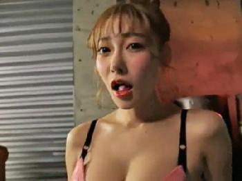 媚薬をコレでもかと使ってイケメンとSEXを楽しむ最強AVギャル