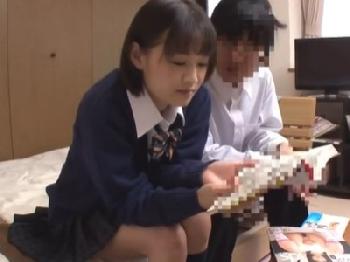 女子校生先輩に頼み込んで童貞喪失膣射交尾