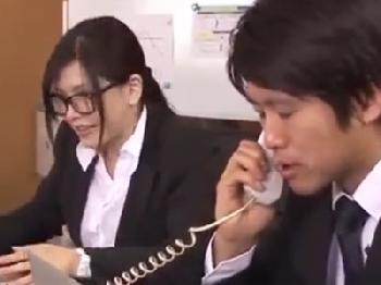 地味な女性会社員が同僚社員を見返すためにエロティックに大変身してパイズリ抜き