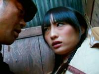 強姦されたくて艶めかしい美少女が山奥へ→公衆便所で知らない中年男に犯される