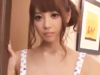 裸エプロンで荷物を受け取りに行ったら後ろから襲われてバックで突かれまくったお姉さん