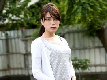 罪を犯してしまったとても綺麗な人妻たちは…被害者のお願いに誠心誠意、身体で答える