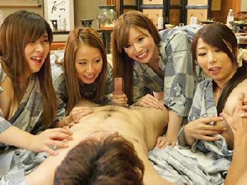 巨乳人妻が年に1度思う存分楽しむ中出し乱交旅行