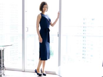 女性会社員が全ての爆発寸前な性的欲望を解放させるように激しく絶頂!!