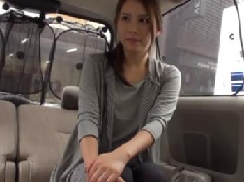 買い物中の素人人妻ナンパ→車内でフェラチオ頂きました