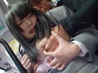 満員バスで巨乳を揉まれ痴漢され感じる巨乳女子校生