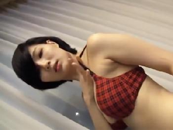 韓国お姉さんを通訳使って口説く→通じてるのかよくわからないままとりあえず挿入