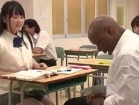 転校生の黒人ペニスで連続昇天する美少女女子校生達