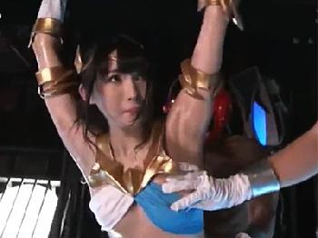 気丈に振る舞うも媚薬盛られてのペニスと電動マッサージ器の絶え間ない責めに堕ちる美少女戦士