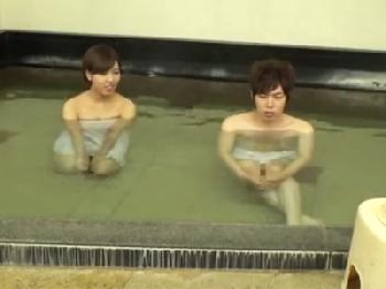 スレンダー可憐なガールズバー店員ギャルが腰遣いも最高で膣内暴発射性は絶対に回避不能