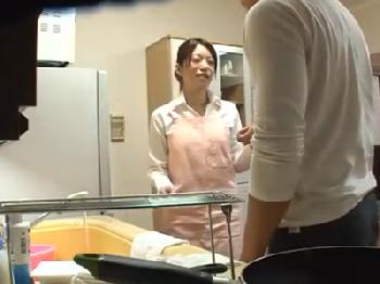 理不尽なクレームをつけられて否応なしにやられる家政婦さん