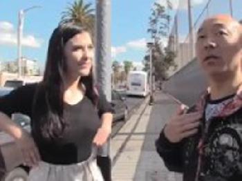 外国でナンパした日本人好みの女にバーガー奢ってお礼のセックス