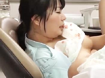 夫がかまってやらないから妻は性的欲求が暴走寸前で職場で大変なことになっていますW